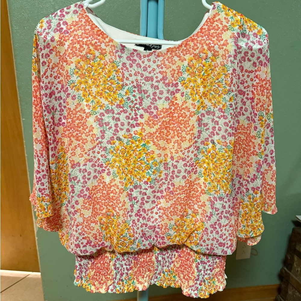 Sam and Jess Floral Blouse Size M.